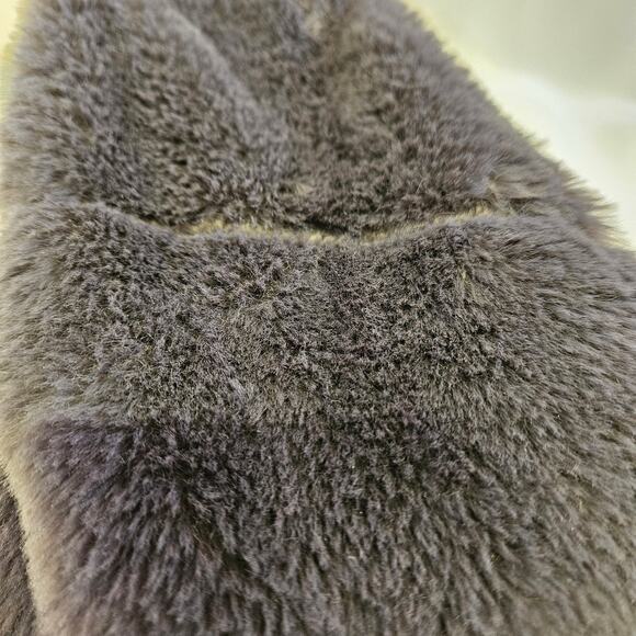 Gray Long Open Front Faux Fur Vest Size L Mob Wife Preppy Old Money Casual - Picture 3 of 6